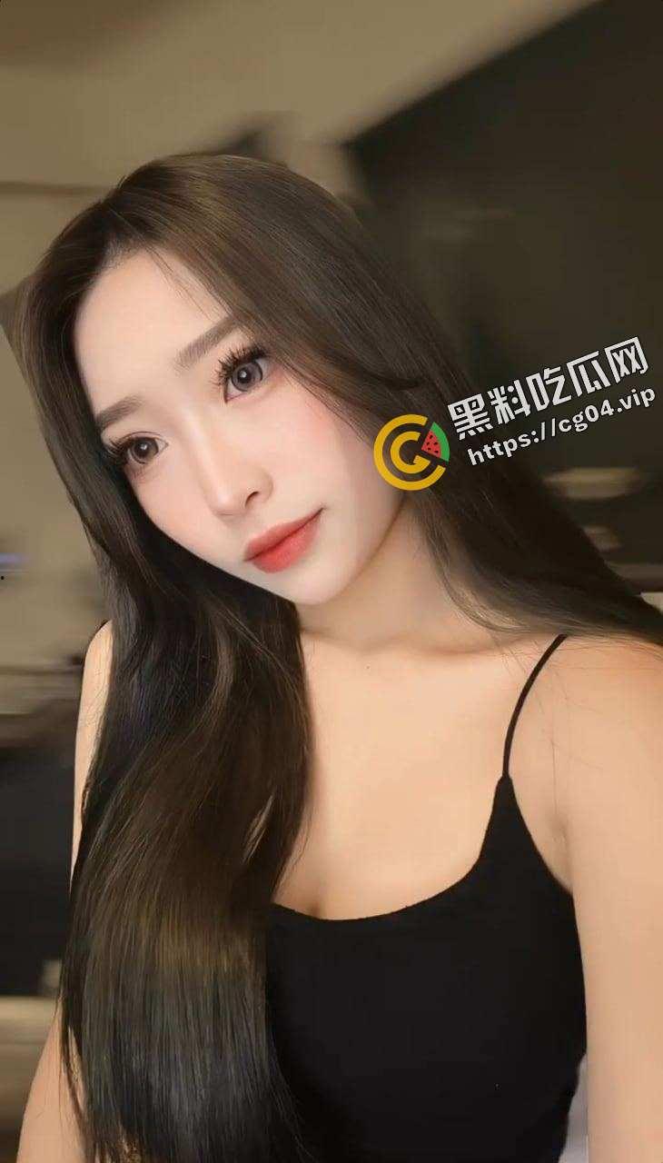 台湾高颜值主播 胡小U IG粉丝七千 私密视频被渣男前男友流出 口爆吞精 蛋糕都做成屌一样的骚货  第6张