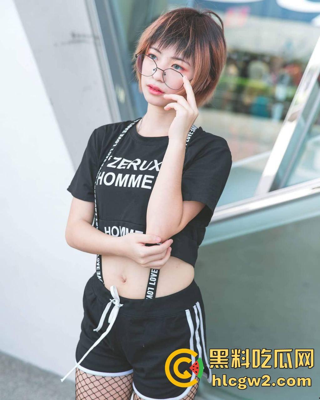 清纯嫩模【小黑喵】惨遭前男友曝光!性爱影片流出,反差太大看得人欲火焚身! 第2张 清纯嫩模【小黑喵】惨遭前男友曝光!性爱影片流出,反差太大看得人欲火焚身! 第2张