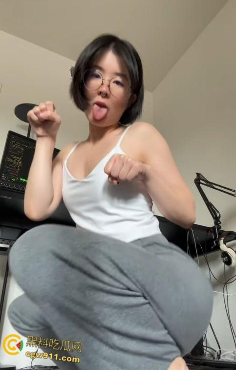 亚裔网黄【annixpress】,极品身材反差眼镜娘,翘臀裸舞直播,嫩逼自慰特写,白虎粉穴被玩弄得白浆直流 ! 第3张 亚裔网黄【annixpress】,极品身材反差眼镜娘,翘臀裸舞直播,嫩逼自慰特写,白虎粉穴被玩弄得白浆直流 ! 第3张