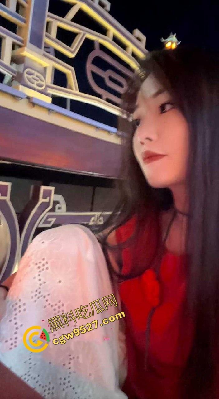 主题乐园NPC「蓝狐狸」婚内出轨榜一大姐!网恋撕逼、不雅视频满天飞,百万粉丝大咖背后的故事 第12张 主题乐园NPC「蓝狐狸」婚内出轨榜一大姐!网恋撕逼、不雅视频满天飞,百万粉丝大咖背后的故事 第12张