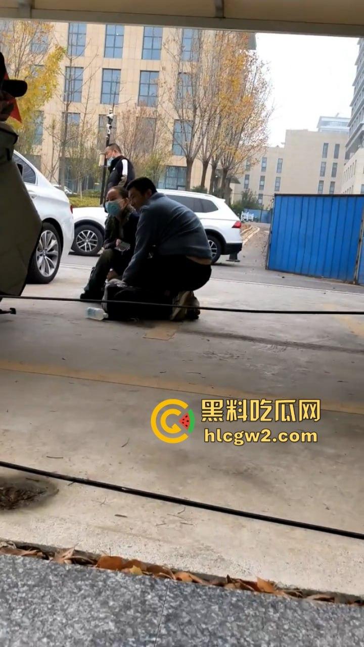 山东淄博小伙偷宝马车被车主发现当街扣押 年纪轻轻就在警局记录在册了 第3张 山东淄博小伙偷宝马车被车主发现当街扣押 年纪轻轻就在警局记录在册了 第3张
