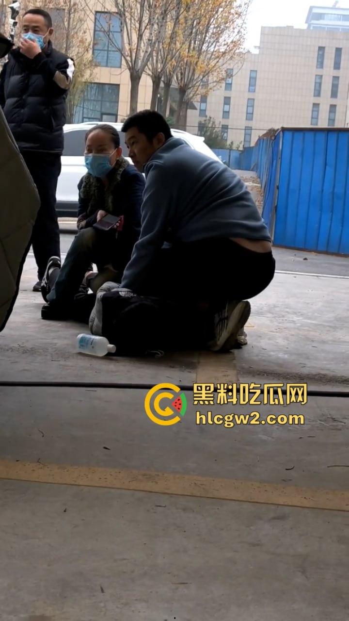 山东淄博小伙偷宝马车被车主发现当街扣押 年纪轻轻就在警局记录在册了 第4张 山东淄博小伙偷宝马车被车主发现当街扣押 年纪轻轻就在警局记录在册了 第4张