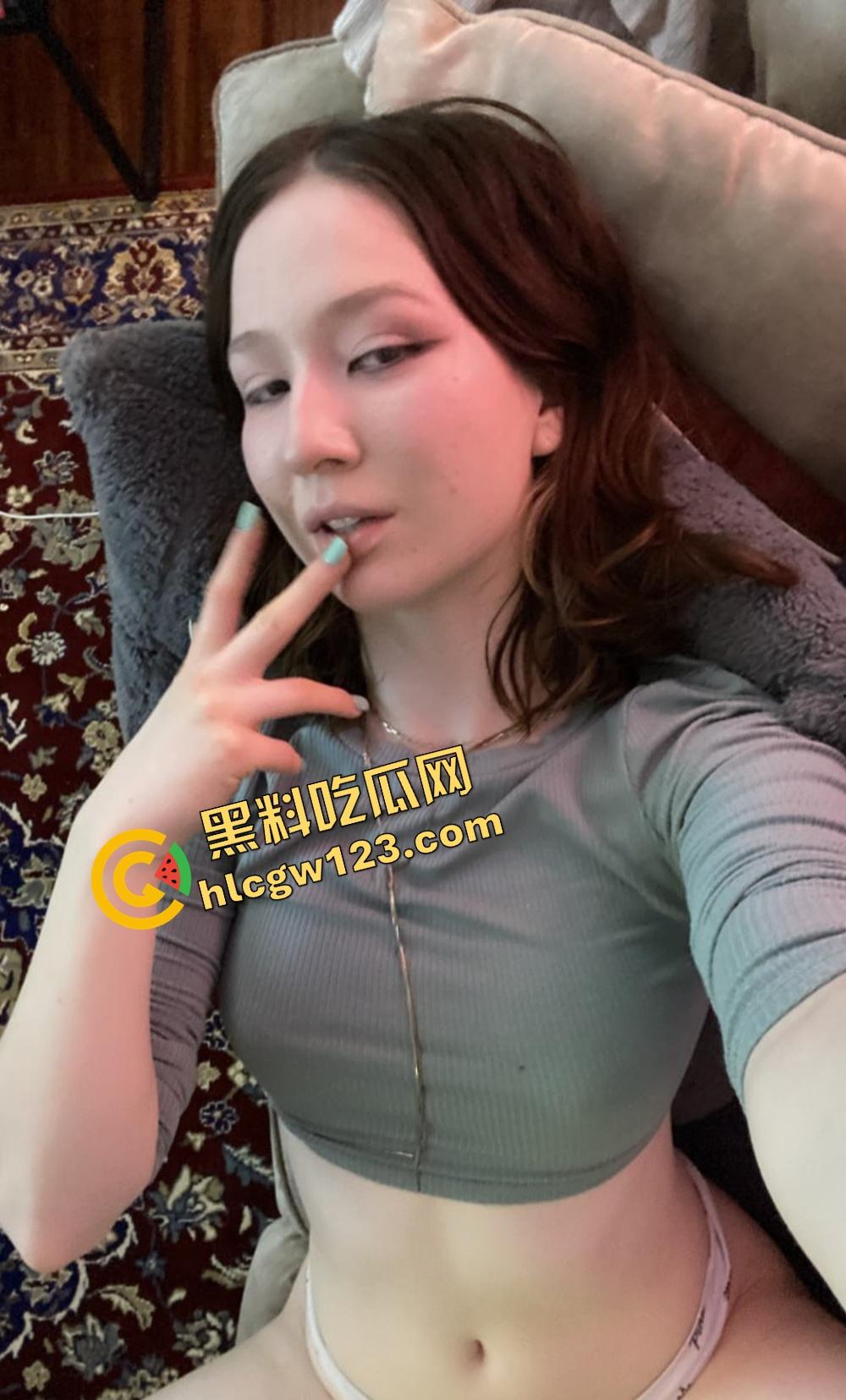 渭南骚妇胸口奶浪翻涌、逼水狂喷像高压水枪,衣服湿成透明避孕套,干到一半被她儿子撞见! 第2张 渭南骚妇胸口奶浪翻涌、逼水狂喷像高压水枪,衣服湿成透明避孕套,干到一半被她儿子撞见! 第2张