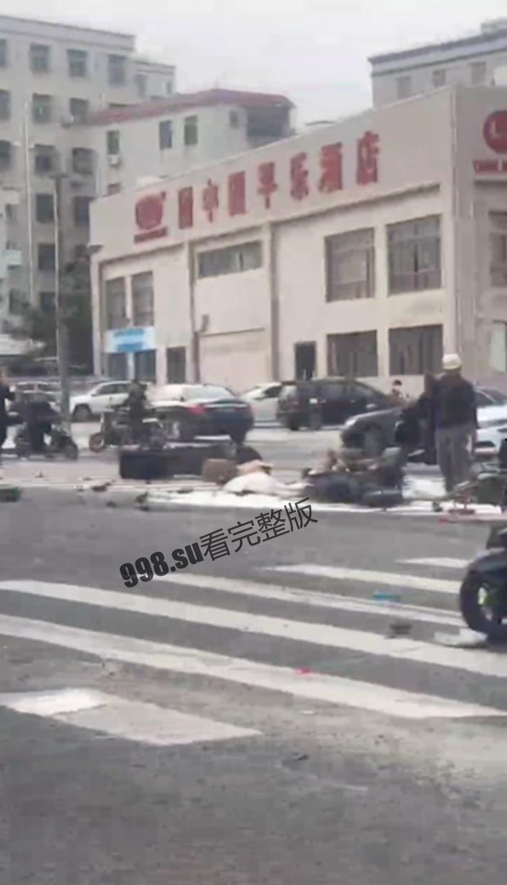 又见马路女杀手！监控拍下可怕一幕  第3张