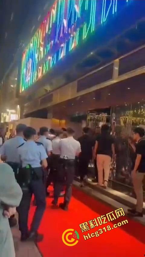 大富豪夜总会回魂复活,苍井空剪彩首日就被扫黄,港男一句话火出圈,童年女神变同场公关? 第8张 大富豪夜总会回魂复活,苍井空剪彩首日就被扫黄,港男一句话火出圈,童年女神变同场公关? 第8张