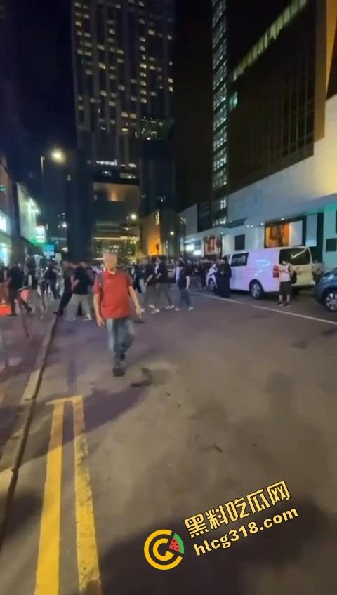 大富豪夜总会回魂复活,苍井空剪彩首日就被扫黄,港男一句话火出圈,童年女神变同场公关? 第9张 大富豪夜总会回魂复活,苍井空剪彩首日就被扫黄,港男一句话火出圈,童年女神变同场公关? 第9张