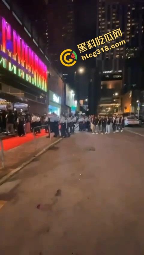 大富豪夜总会回魂复活,苍井空剪彩首日就被扫黄,港男一句话火出圈,童年女神变同场公关? 第12张 大富豪夜总会回魂复活,苍井空剪彩首日就被扫黄,港男一句话火出圈,童年女神变同场公关? 第12张