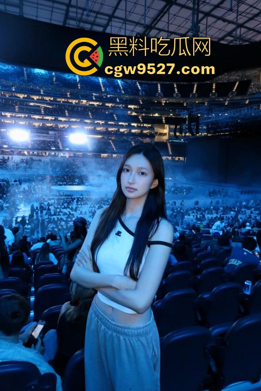 感谢时代少年团上海演唱会!一张门票换一顿操,追星女神终于被我无套后入,原来追星的女孩这么容易拿下! 第3张 感谢时代少年团上海演唱会!一张门票换一顿操,追星女神终于被我无套后入,原来追星的女孩这么容易拿下! 第3张