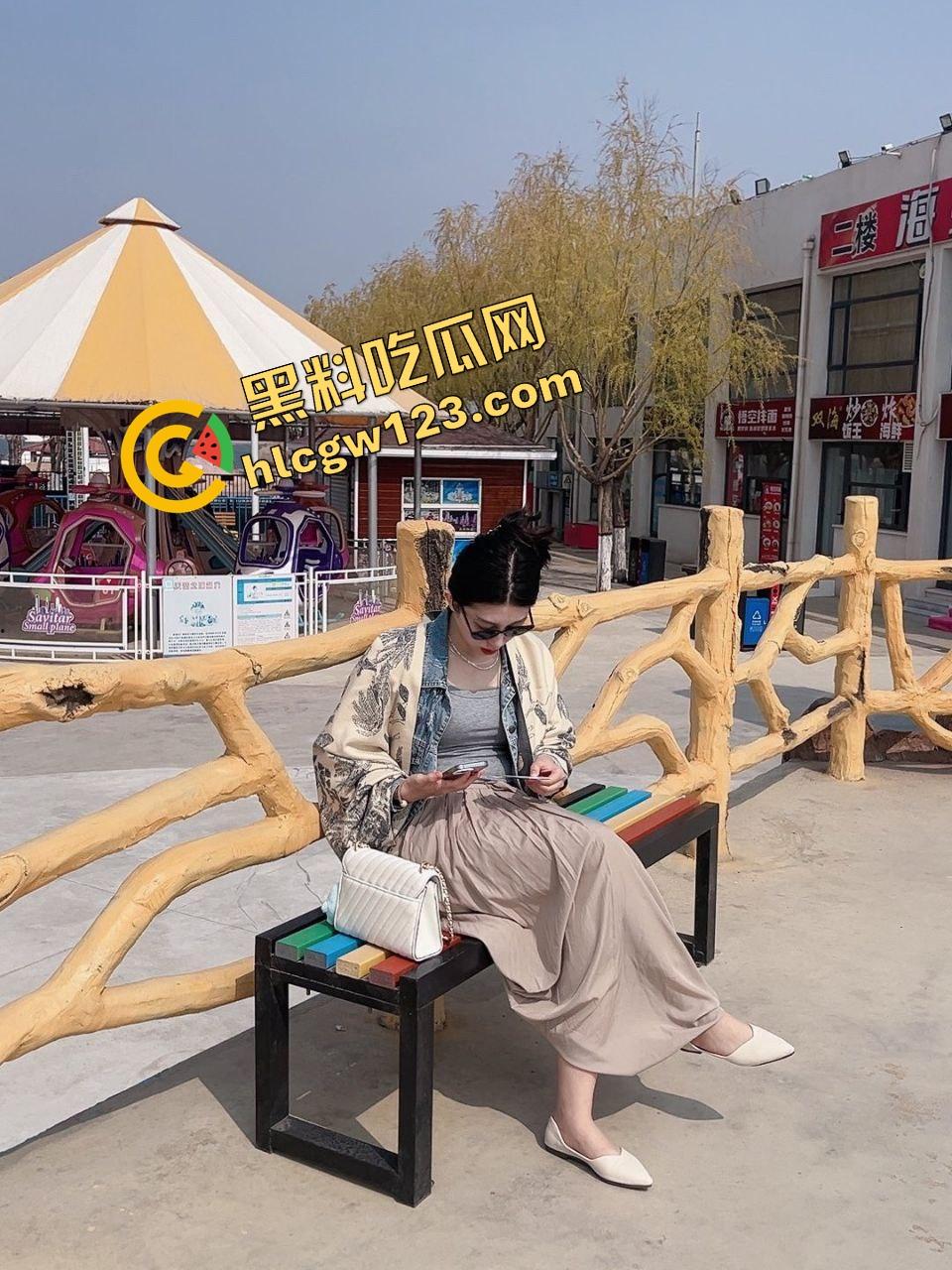 极品人妻被金主包养拍不雅露出片,公园掰穴超市自慰厕所舔脚,潮喷暴操这下老公还能装看不见? 第3张 极品人妻被金主包养拍不雅露出片,公园掰穴超市自慰厕所舔脚,潮喷暴操这下老公还能装看不见? 第3张