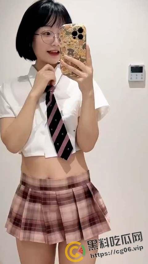 开盒超级烧鸡【王胜利】!盯射女神 阿黑颜大师 风骚反差萝莉 维密圈烧鸡 第7张 开盒超级烧鸡【王胜利】!盯射女神 阿黑颜大师 风骚反差萝莉 维密圈烧鸡 第7张