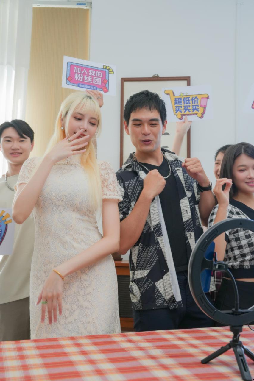 《疯狂小杨哥之三只羊的淫乱秘辛》正片第二集+幕后花絮 每日一集!精彩不断! 第3张 《疯狂小杨哥之三只羊的淫乱秘辛》正片第二集+幕后花絮 每日一集!精彩不断! 第3张