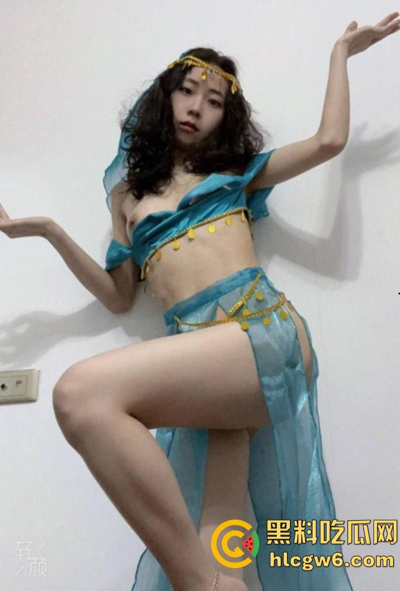 重庆长江师范学院舞蹈生【曹雪灵】自拍发骚视频被男友曝光!酒店镜前展示苗条身材和完美马甲线! 第3张 重庆长江师范学院舞蹈生【曹雪灵】自拍发骚视频被男友曝光!酒店镜前展示苗条身材和完美马甲线! 第3张