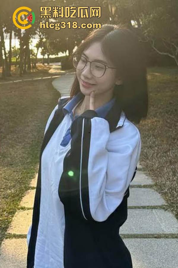 海角乱伦大神【我和妹妹的故事】最新力作!被清纯反差妹妹强行骑乘,极品超紧嫩穴紧包肉棒,骚气十足! 第3张 海角乱伦大神【我和妹妹的故事】最新力作!被清纯反差妹妹强行骑乘,极品超紧嫩穴紧包肉棒,骚气十足! 第3张