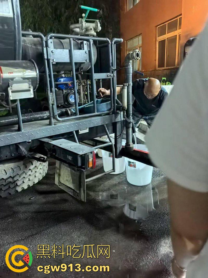 沈阳师范大学集体中毒？竟是感染诺如病毒，是有人投毒还是水箱太脏？中毒学生和老师已经全被抬走！  第6张