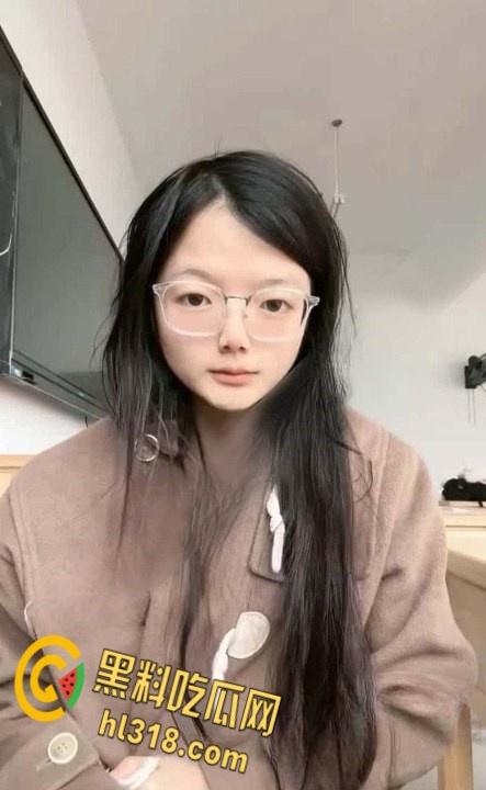 推特清纯女大【旖可小罗老师】,全身写满淫语教室狗趴,宿舍玩跳蛋娇喘连连,窗帘也挡不住小穴流水声 第2张 推特清纯女大【旖可小罗老师】,全身写满淫语教室狗趴,宿舍玩跳蛋娇喘连连,窗帘也挡不住小穴流水声 第2张