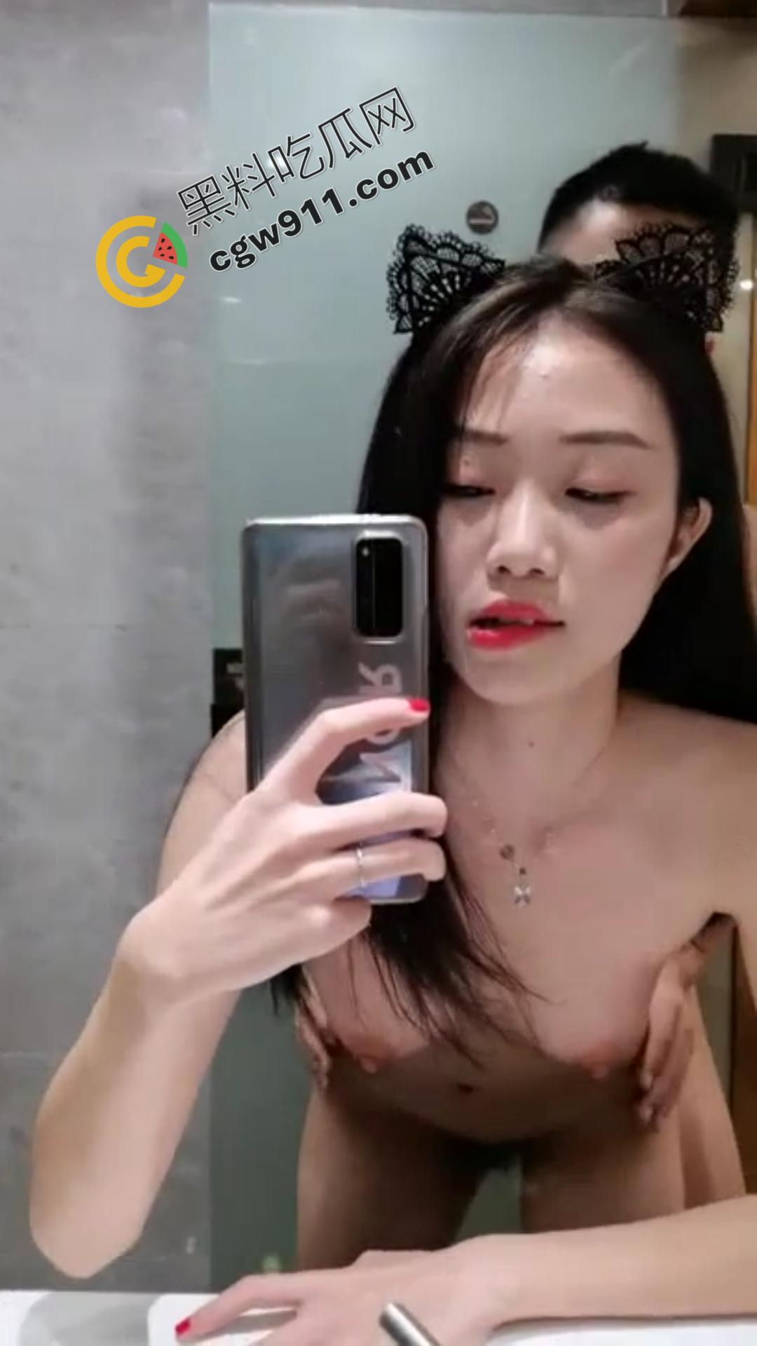 河南抖音博主【户晨风】酒店厕所大战女粉丝视频流出!白皙肌肤美乳乱颤,疯传全网激起狂潮! 第5张 河南抖音博主【户晨风】酒店厕所大战女粉丝视频流出!白皙肌肤美乳乱颤,疯传全网激起狂潮! 第5张