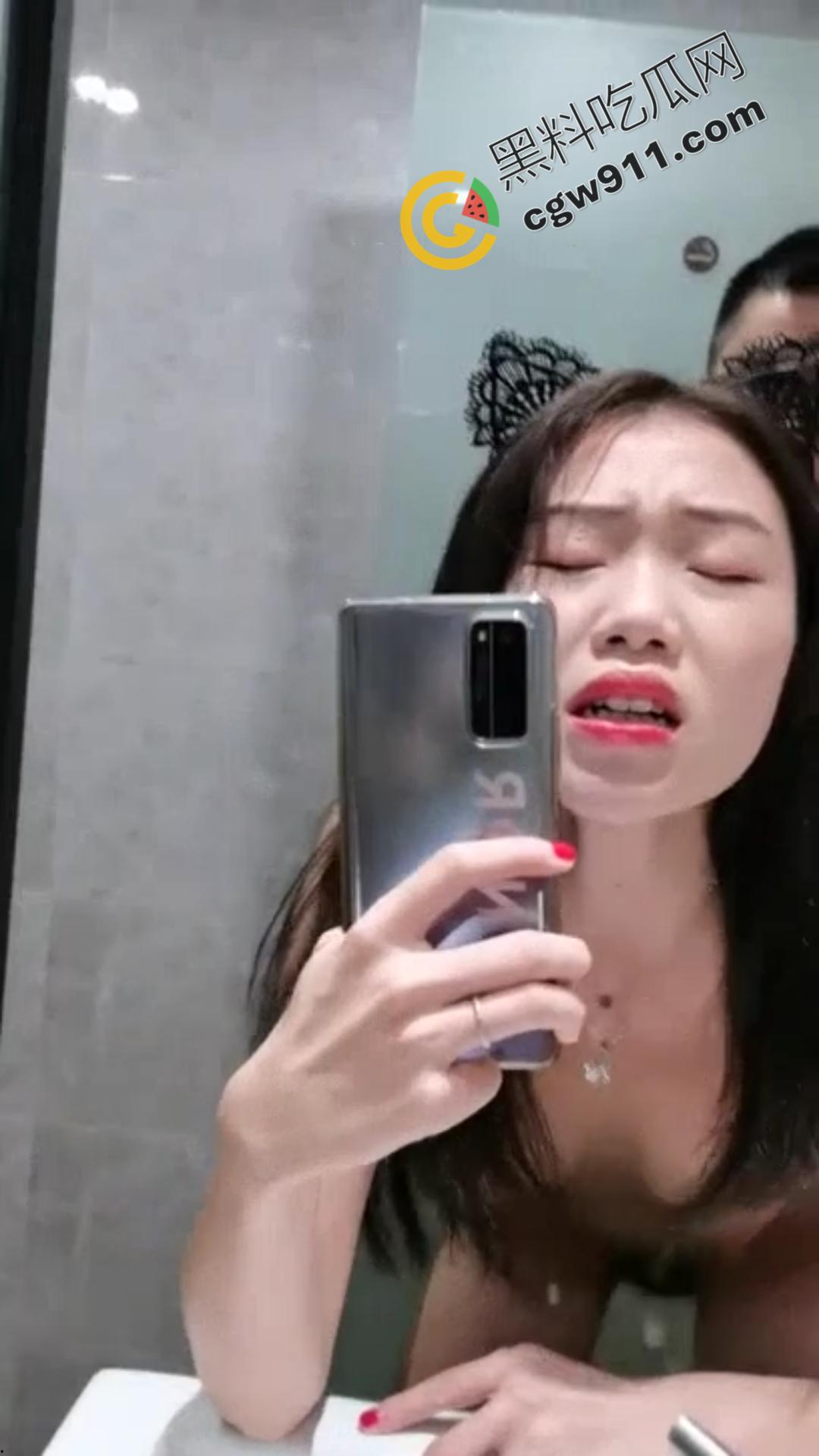 河南抖音博主【户晨风】酒店厕所大战女粉丝视频流出!白皙肌肤美乳乱颤,疯传全网激起狂潮! 第7张 河南抖音博主【户晨风】酒店厕所大战女粉丝视频流出!白皙肌肤美乳乱颤,疯传全网激起狂潮! 第7张