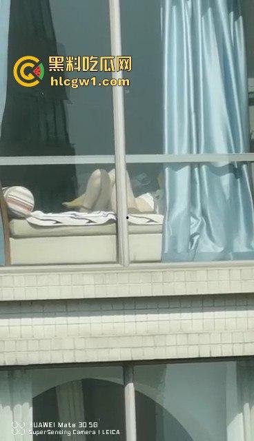 瓜友用华为手机偷拍邻居女孩看毛片自嗨!真TM清晰,以后干这事还是把窗帘拉上!这波偷拍真遥遥领先! 第6张 瓜友用华为手机偷拍邻居女孩看毛片自嗨!真TM清晰,以后干这事还是把窗帘拉上!这波偷拍真遥遥领先! 第6张