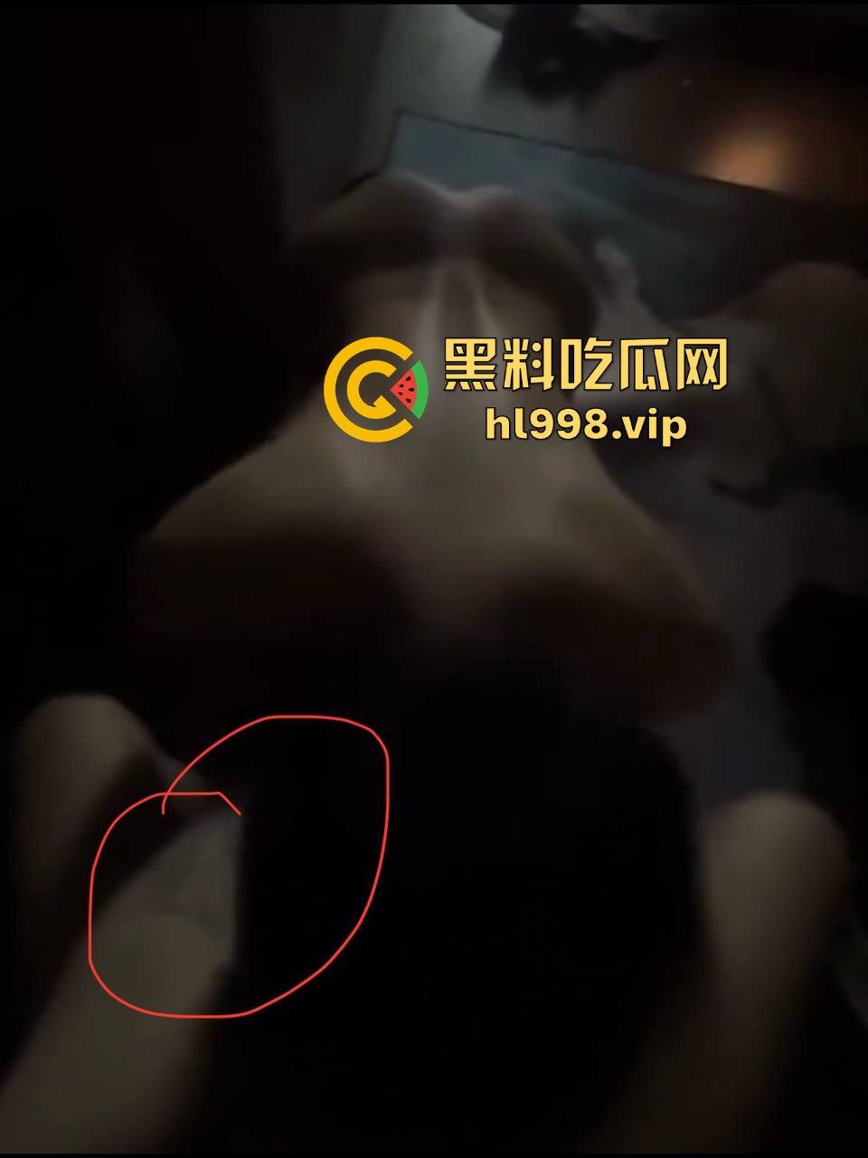 长沙海底捞TS女战神『尤物姜颜』黑料大爆发!推特3P视频被扒,纹身对上实锤,科技大奶原形毕露! 第20张 长沙海底捞TS女战神『尤物姜颜』黑料大爆发!推特3P视频被扒,纹身对上实锤,科技大奶原形毕露! 第20张