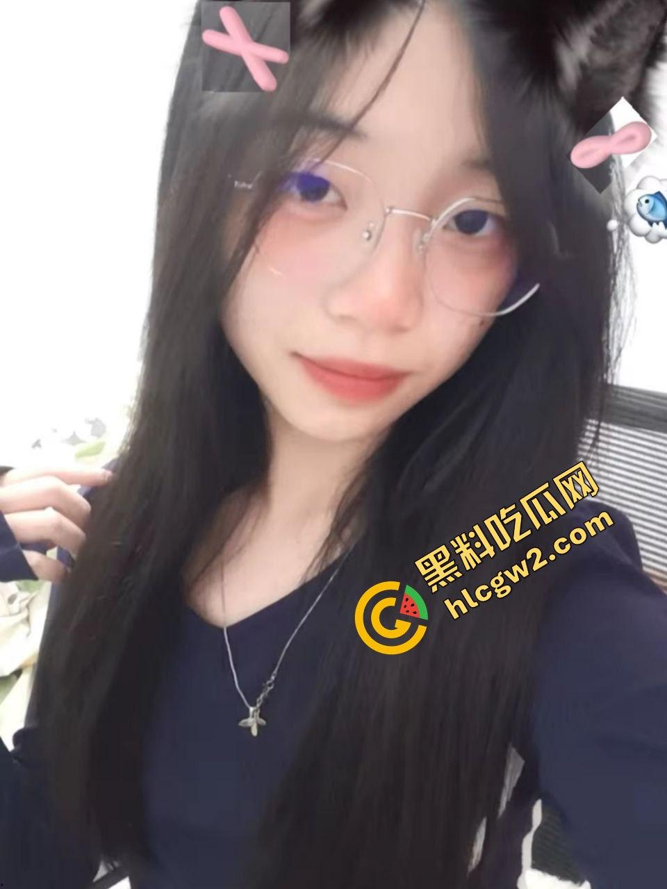 重庆清纯眼镜妹反差骚婊『孟嘉艺』滴滴司机面前露出调教!出租车变淫乱现场!独家流出! 第4张 重庆清纯眼镜妹反差骚婊『孟嘉艺』滴滴司机面前露出调教!出租车变淫乱现场!独家流出! 第4张