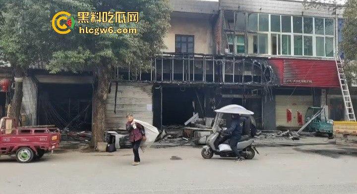安徽铜陵枞阳横埠快递站突发火灾里面物品全部烧光,老板一夜回到解放前！  第9张