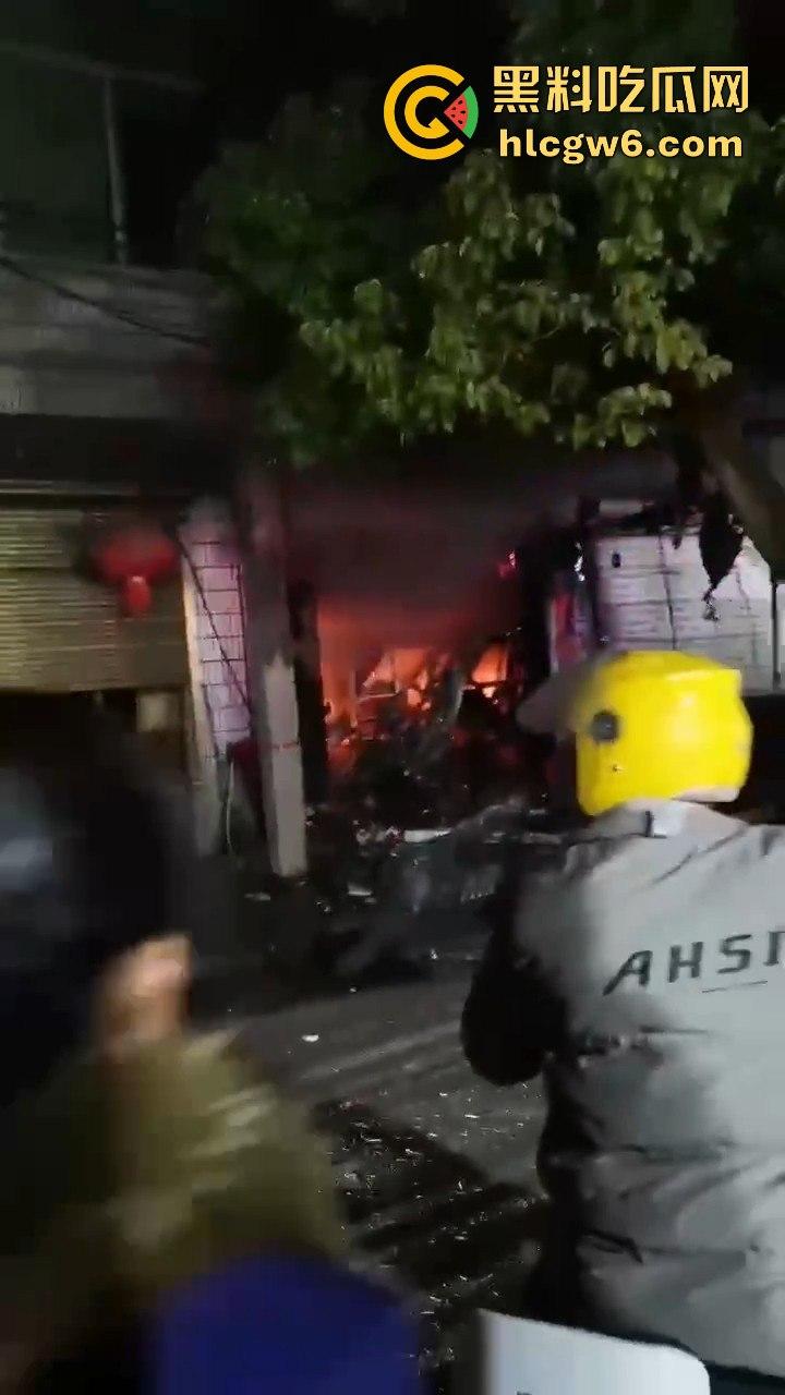 安徽铜陵枞阳横埠快递站突发火灾里面物品全部烧光,老板一夜回到解放前！  第12张