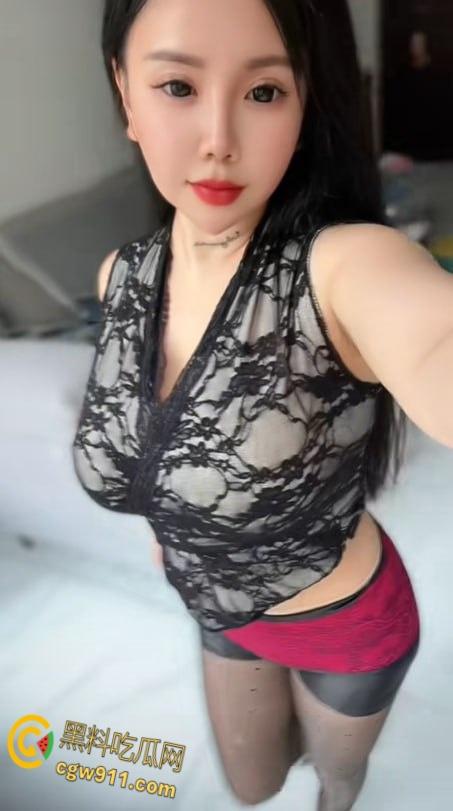 抖音巨乳网红【肉咪】,榜一金主定制视频,人妻感少妇劲爆骚舞,爆乳抠逼自慰反差至极 ! 第3张 抖音巨乳网红【肉咪】,榜一金主定制视频,人妻感少妇劲爆骚舞,爆乳抠逼自慰反差至极 ! 第3张