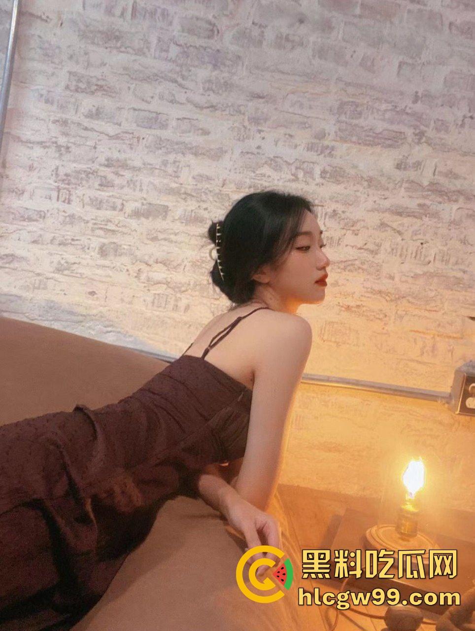 群友有这么极品的御姐女友？白嫩一线天粉嫩逼被草得爽的直抽搐，好想跪着求舔她骚水！  第5张