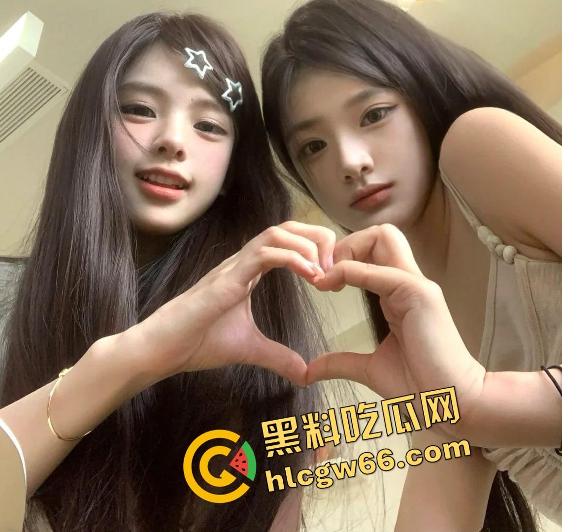 长沙兰博基尼富二代酒店双飞姐妹花，俩骚婊抢鸡猛舔争上位，奶子挺臀圆口活爽爆，舔脚自拍被曝光！  第1张