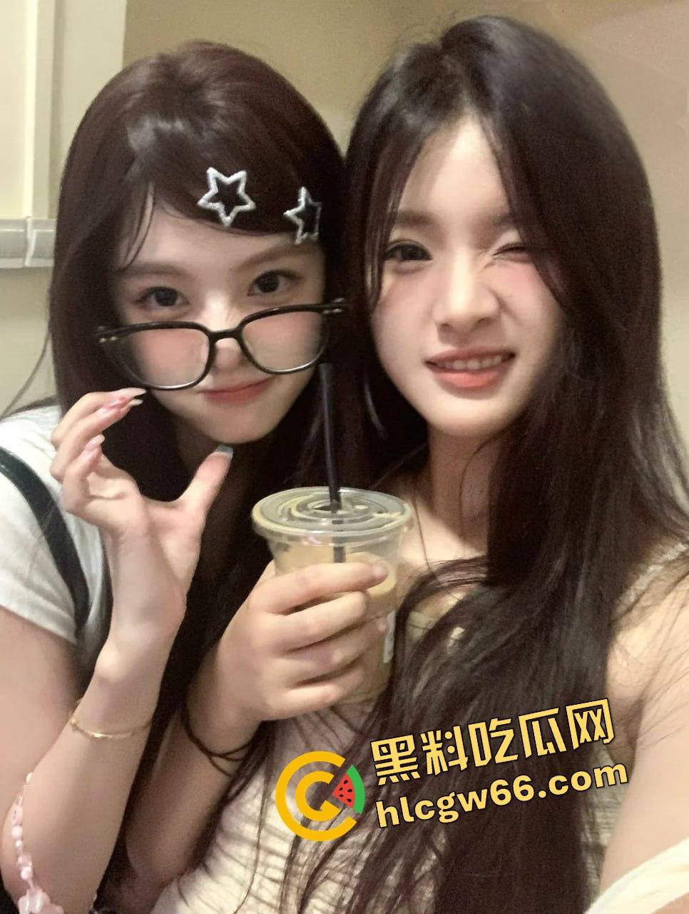 长沙兰博基尼富二代酒店双飞姐妹花，俩骚婊抢鸡猛舔争上位，奶子挺臀圆口活爽爆，舔脚自拍被曝光！  第5张