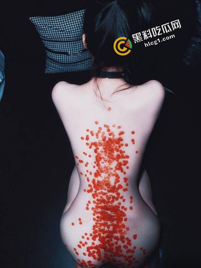 推特顶级SM调教大神『se7en』圈养极品小母狗 定制视频合集！  第1张