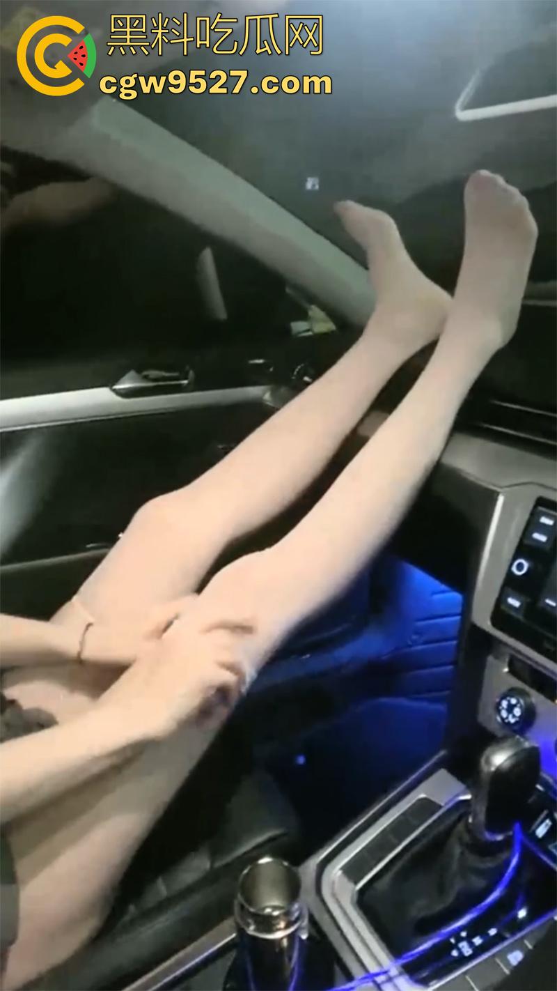 别人老婆就要站起来操，顶级人妻偷情合集，酒吧勾引先车震再户外，背着老公被调教成母狗，成为男人肉便器！  第8张