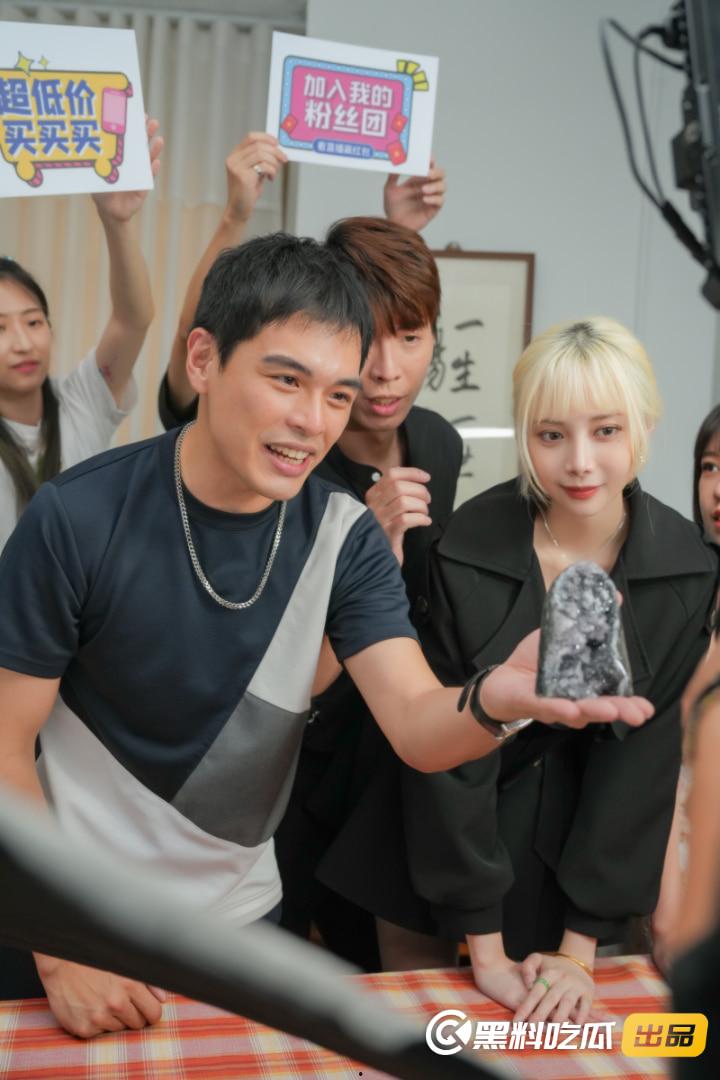 黑料吃瓜网出品-原创短剧《疯狂小杨哥》即将11/1号上线！预告+花絮抢先看！  第4张