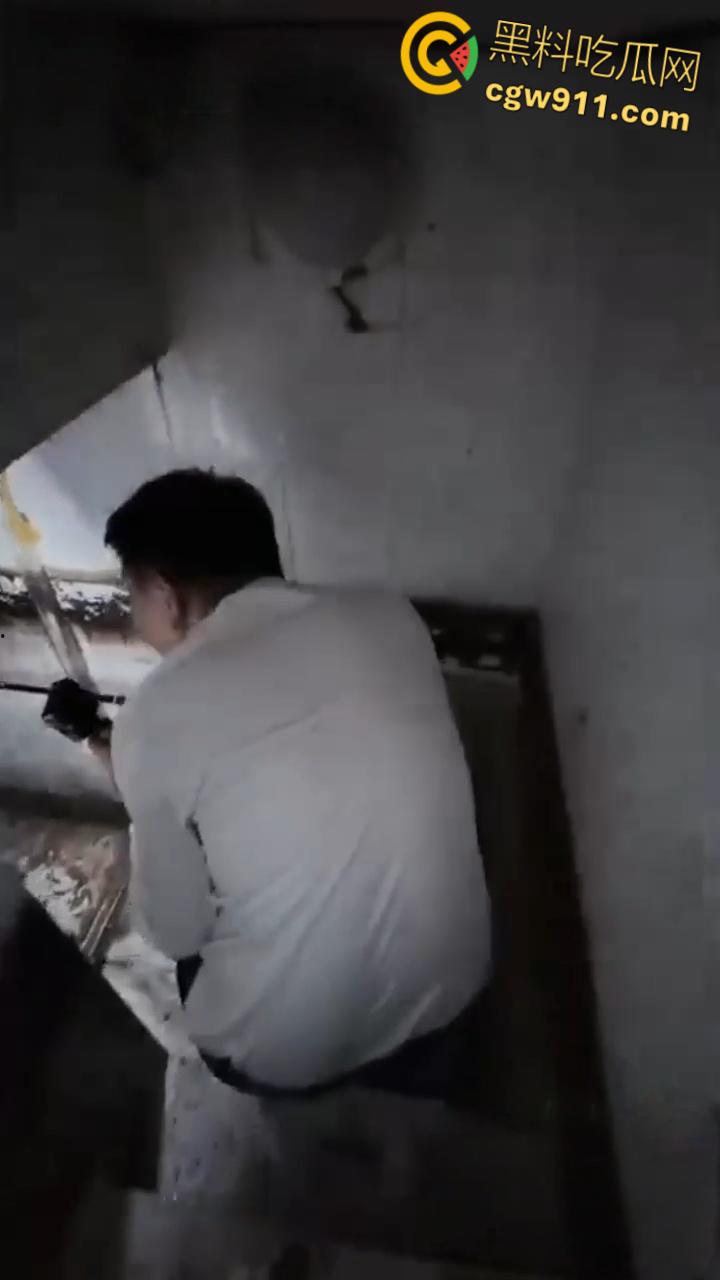 南京建邺区安民村某住宅，被房产中介发现地下室通道，建房期间正是1996年南京碎尸案，血腥味隐约飘密布水龙头！  第8张