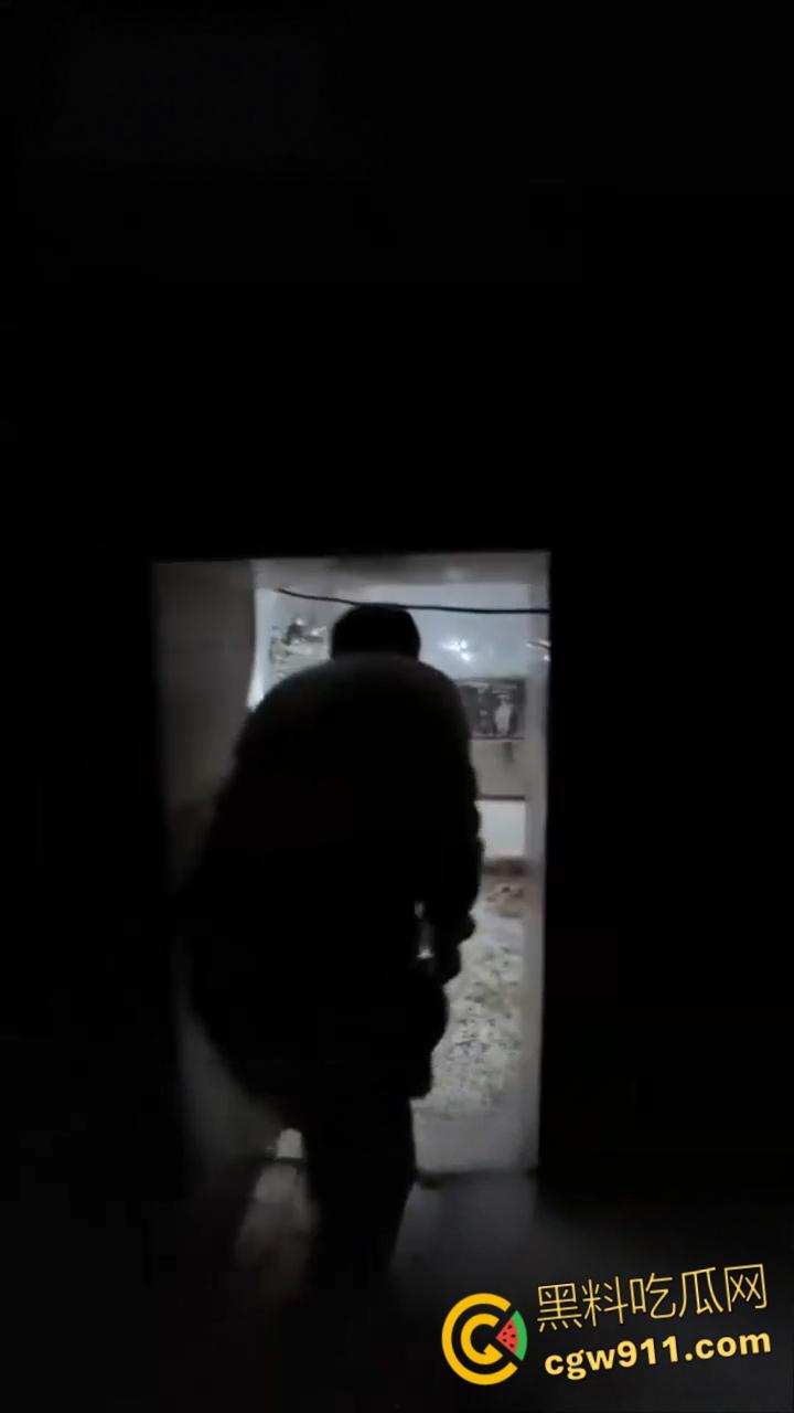 南京建邺区安民村某住宅，被房产中介发现地下室通道，建房期间正是1996年南京碎尸案，血腥味隐约飘密布水龙头！  第10张