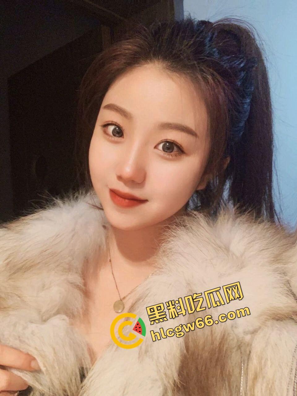 音乐老师嘴巴比喇叭还灵武汉【张小岚】楼道玩口爆，微信附近人撩到的骚货，25岁女老师夜里吞精爽出！  第5张