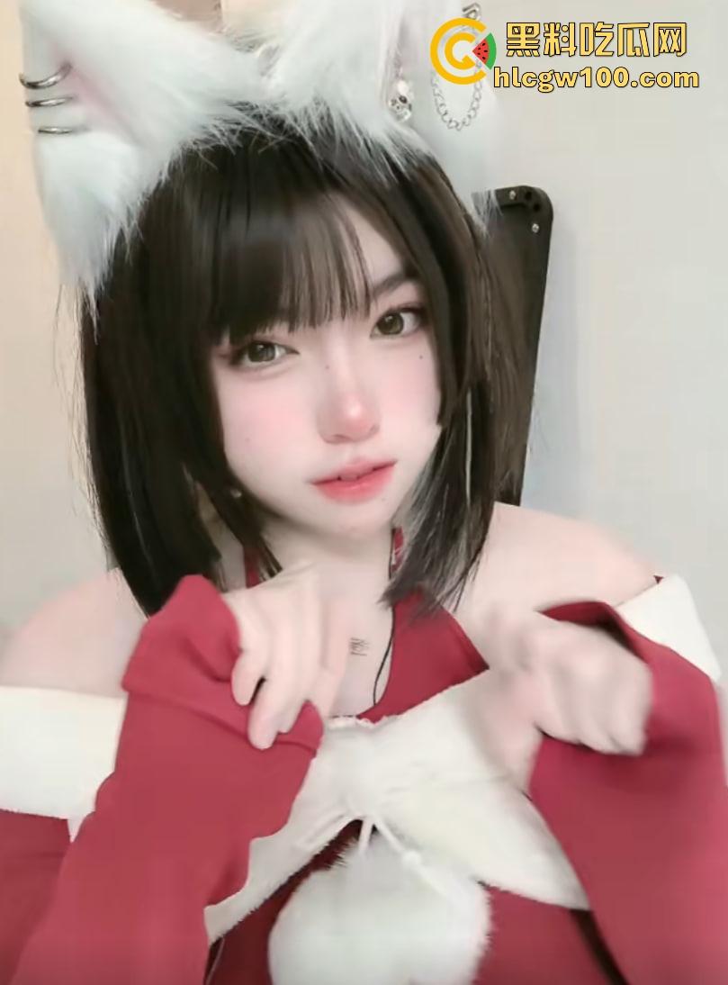 抖音20万粉cos小网红『暗黑水晶铁蛋酱』线下约炮粉丝玩制服吃鸡，各种丝袜轮番上，骚路数堪称行业指南！  第4张