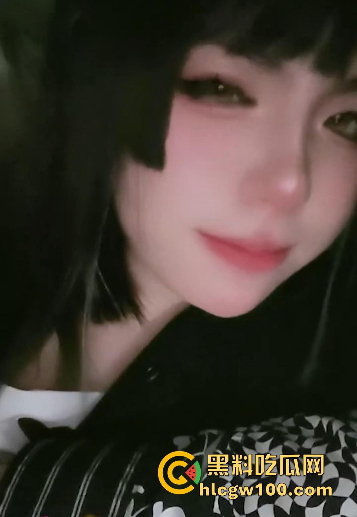 抖音20万粉cos小网红『暗黑水晶铁蛋酱』线下约炮粉丝玩制服吃鸡，各种丝袜轮番上，骚路数堪称行业指南！  第11张