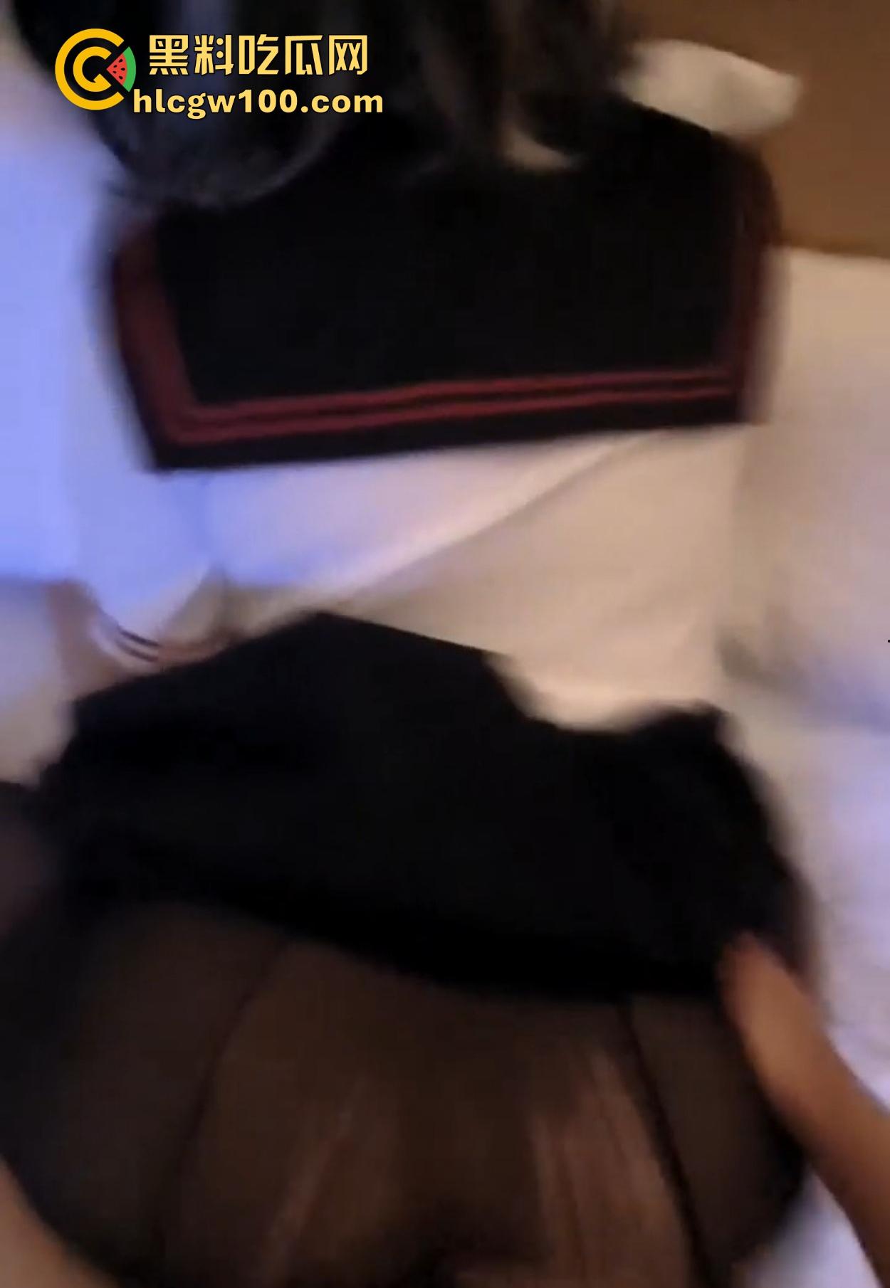 抖音20万粉cos小网红『暗黑水晶铁蛋酱』线下约炮粉丝玩制服吃鸡，各种丝袜轮番上，骚路数堪称行业指南！  第17张