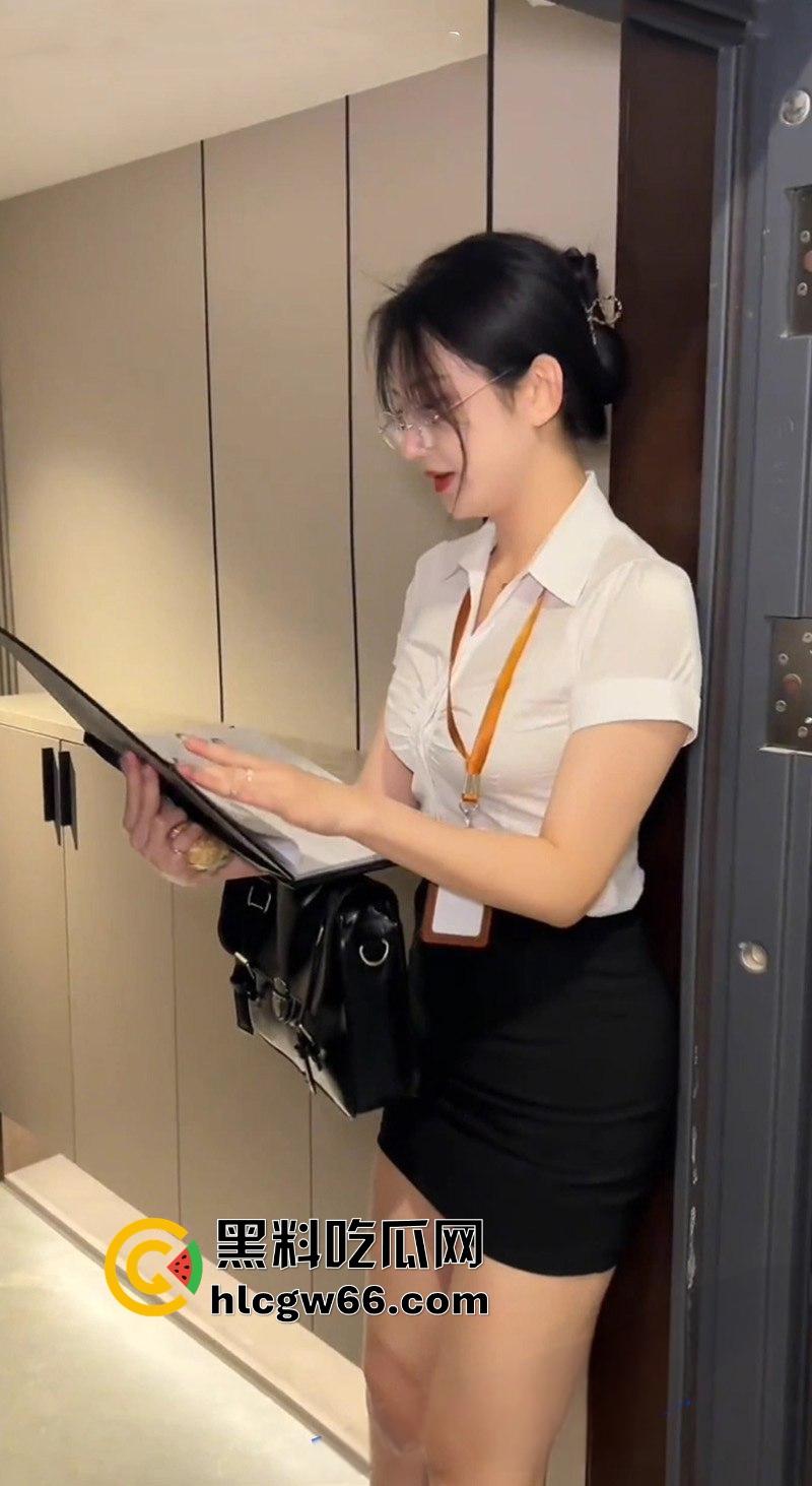 高能剪辑鬼才神作妈妈的骚活，操逼画面拼成大片，幻想加持爽到裤裆鸡巴冒火！  第2张