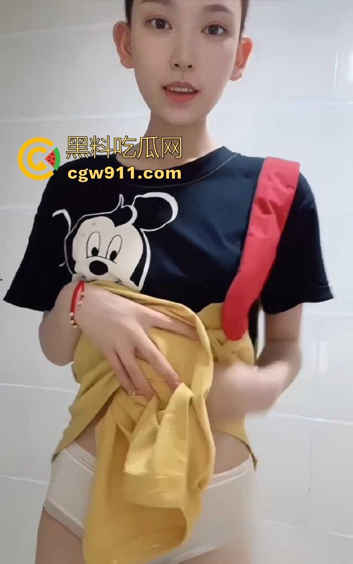 湖北武汉清纯女幼师【林潇潇】浴室激情裸聊自慰，揉奶晃奶诱惑炮友，掰逼扣穴淫水流淌！  第2张