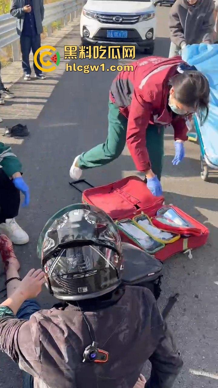 辽宁小车司机路怒找茬摩托骑手！以为没行车记录仪，直接上去撞，结果笑死了！  第6张