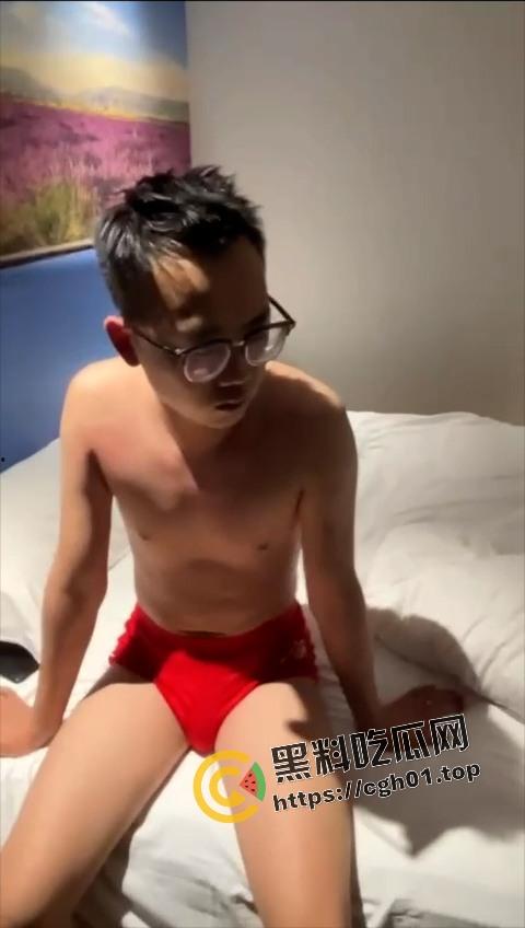 山东普斯轻奢酒店红内裤男用女友电话订酒店 捉奸最新流出高清完整版 堪称导演剪辑版 这也太抽象了  第9张