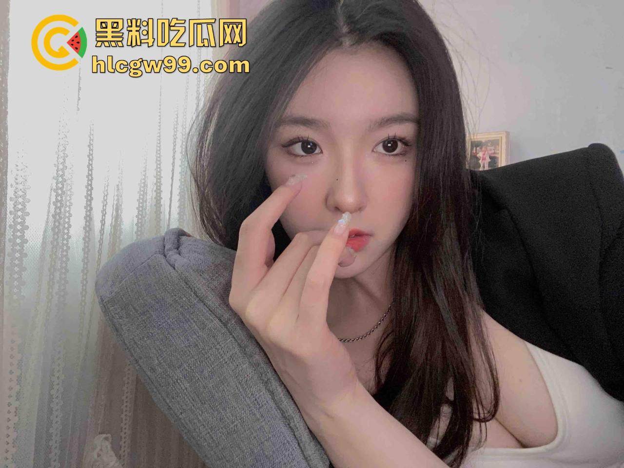 高颜值极品萝莉小母狗【穆穆】娇小白嫩身材，连白虎馒头又甜又骚都无可挑剔，唯一问题就是雷子太小！  第3张