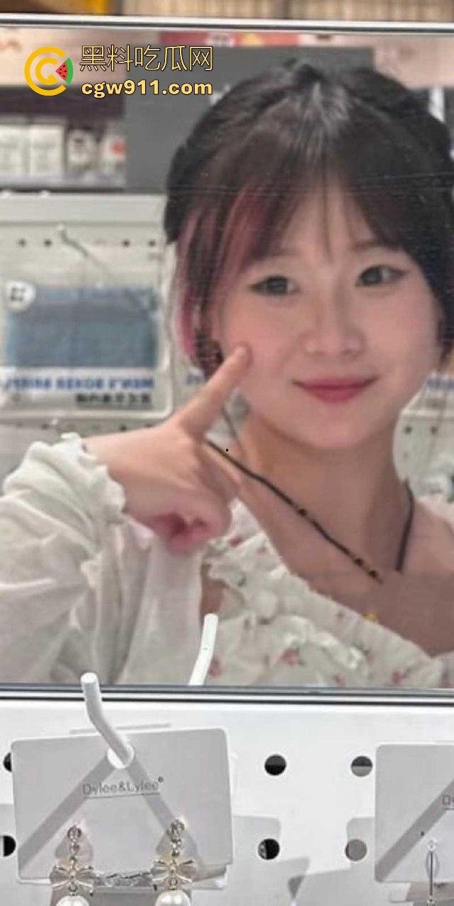 武汉金融学院【赵绘奕】为泄欲软件约炮，拍自慰视频色诱炮友，不料操完后遭其翻脸不认人将其视频曝光！  第3张