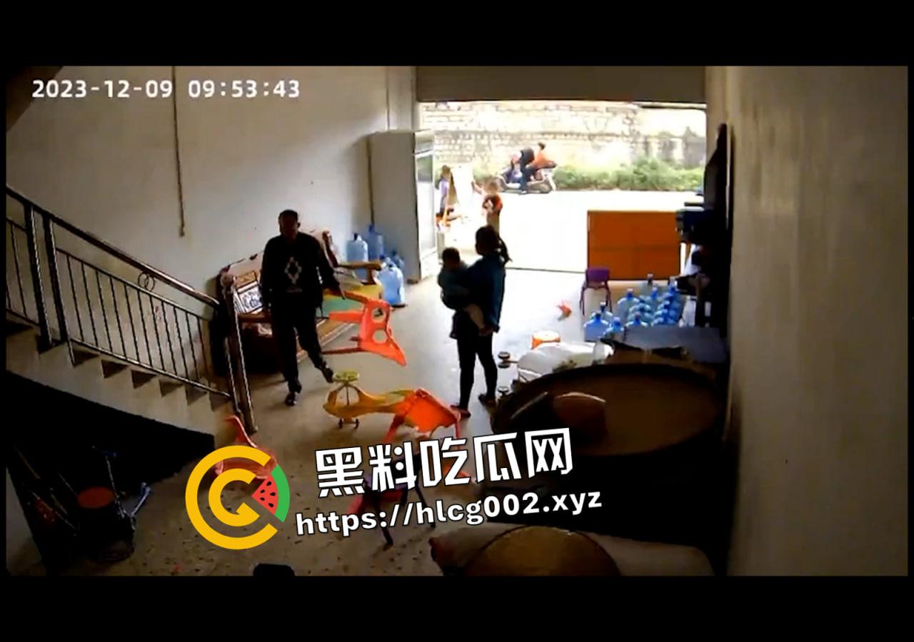 家暴合集！劲夫高光时刻 拳打脚踢 刀枪棍棒 神似武林比武现场  第3张