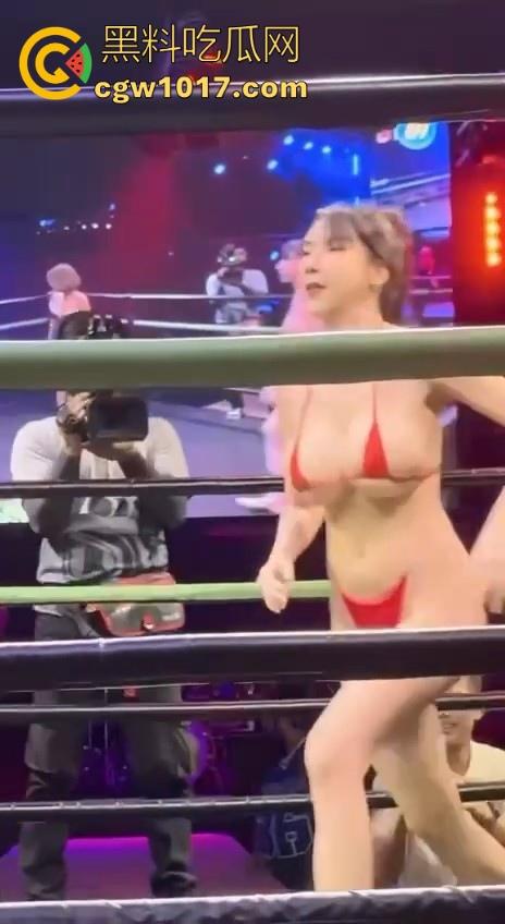 顶级拳击赛事推出，全新比基尼拳击大赛强势来袭！极品大奶女拳手互相厮杀，扯奶子掏逼都使上，啥时候到我上场打！  第3张