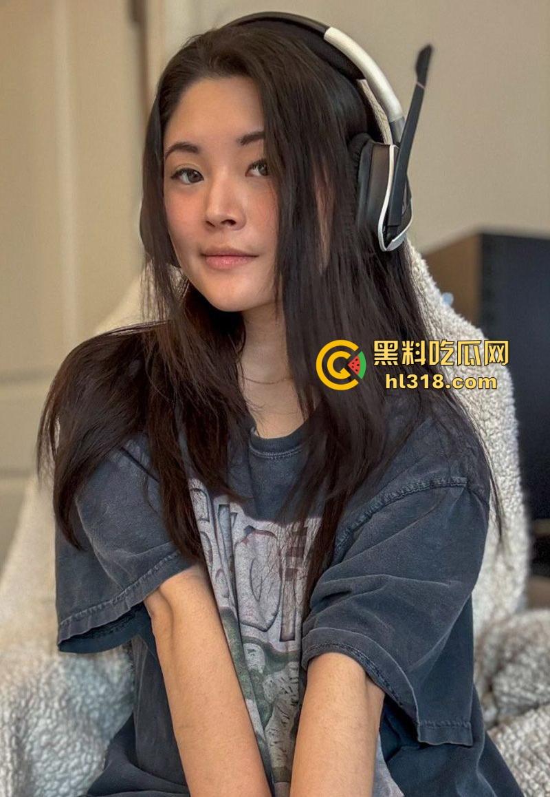 巨乳少妇诱惑自慰视频流出，黑丝大长腿性感撩人，巨乳喷奶挑逗极具风骚 ，超级淫荡！  第1张