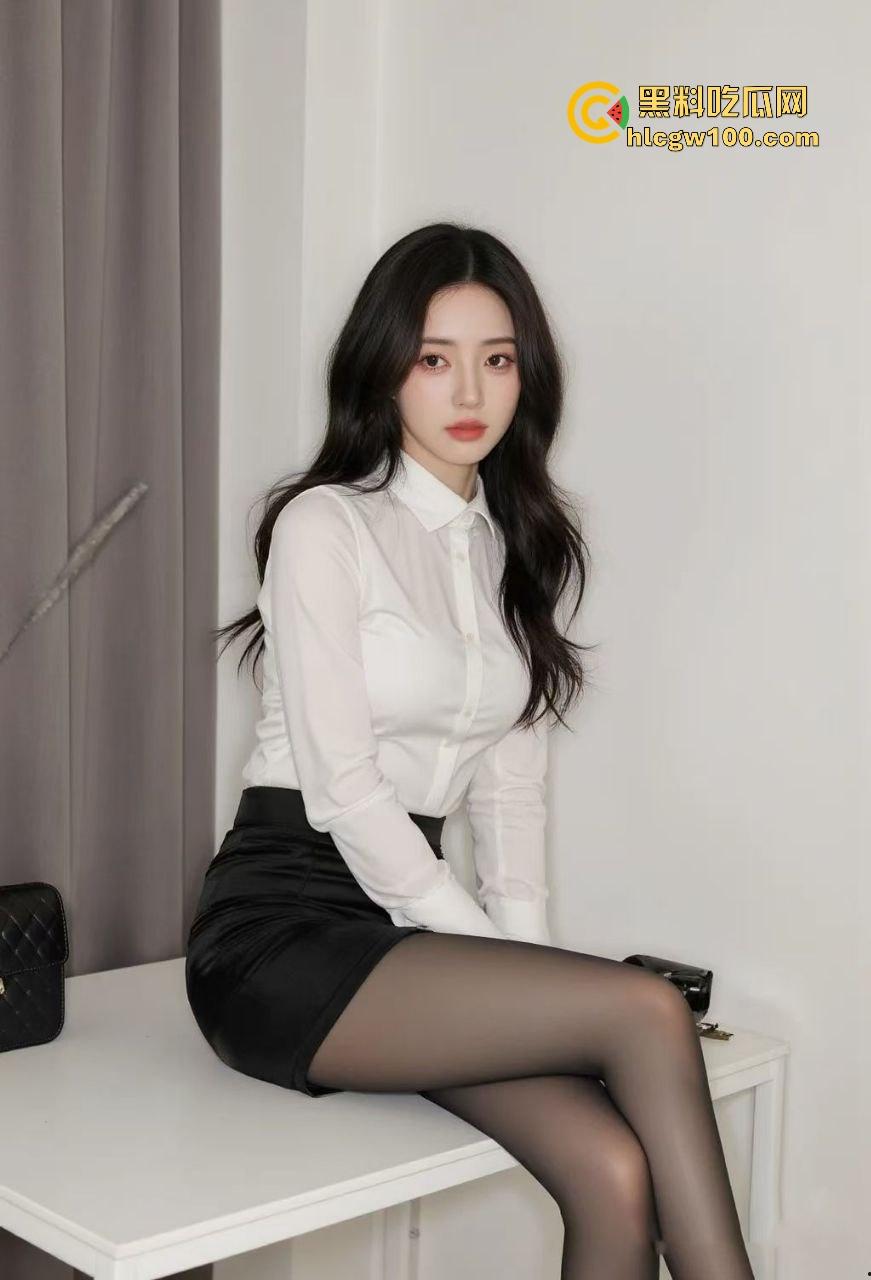 抖音审核集体失联？直播间小姐姐穿透视装抽奶子，SM小板子啪啪抽奶比鞭炮还响，这是要过年了！  第1张