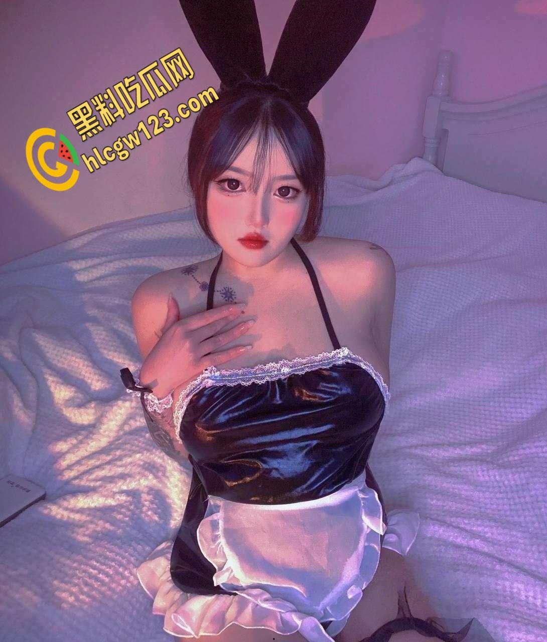 性感免女郎在线发骚，微胖天花板极品馒头逼，分手后被渣男无情曝光 !  第1张